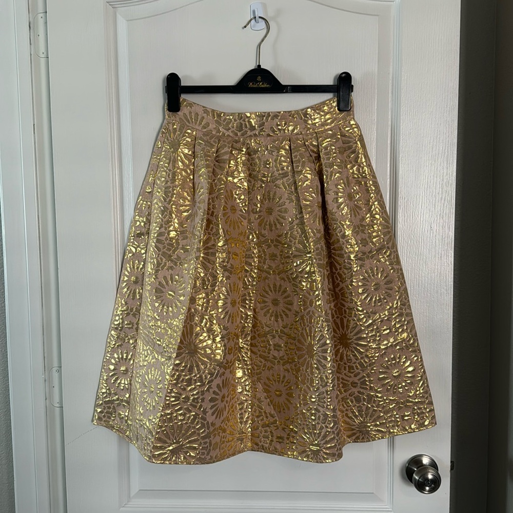 Nude skirt with gold flowers